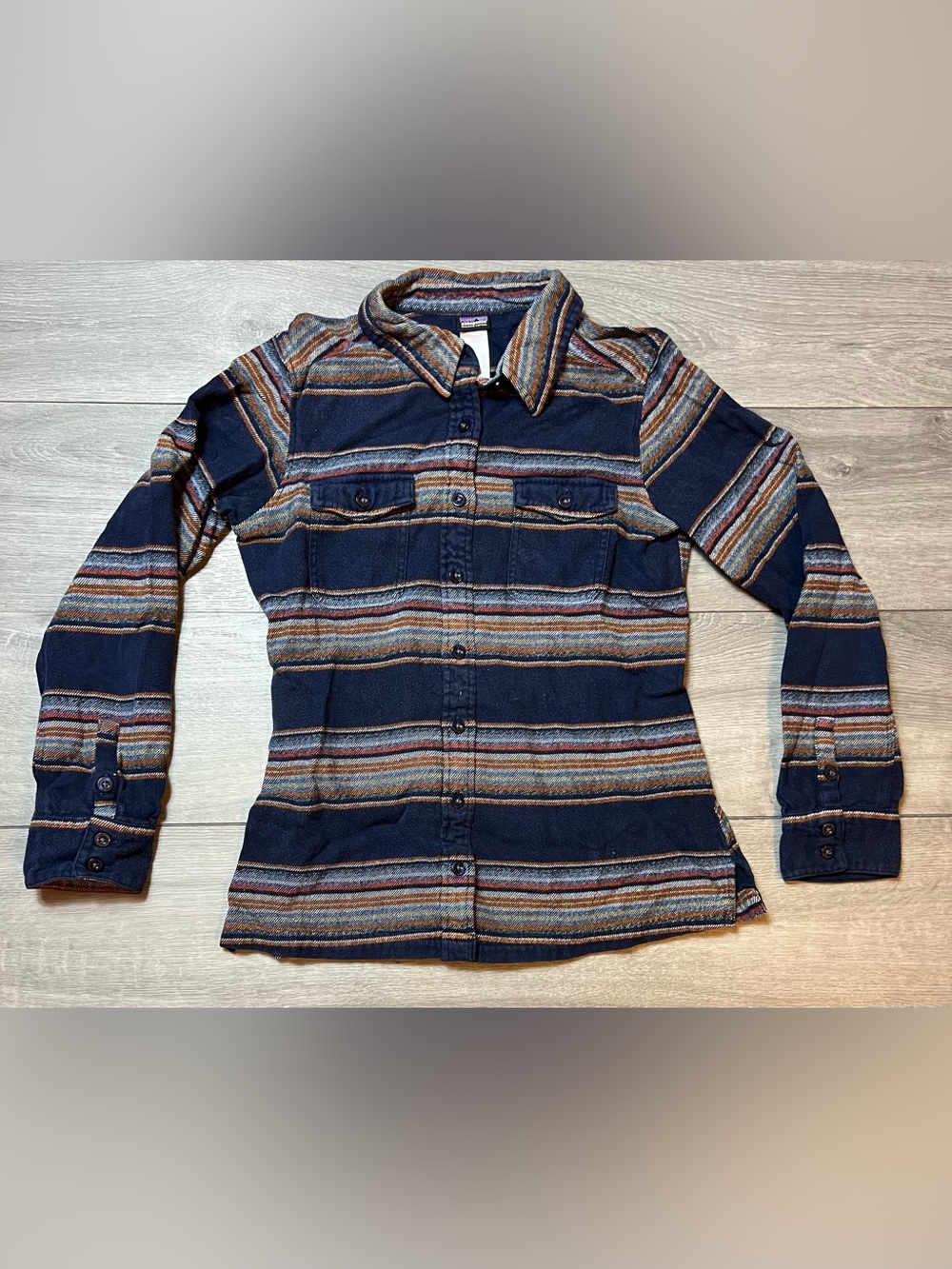 Women’s Patagonia Navy Fjord Flannel Size 4